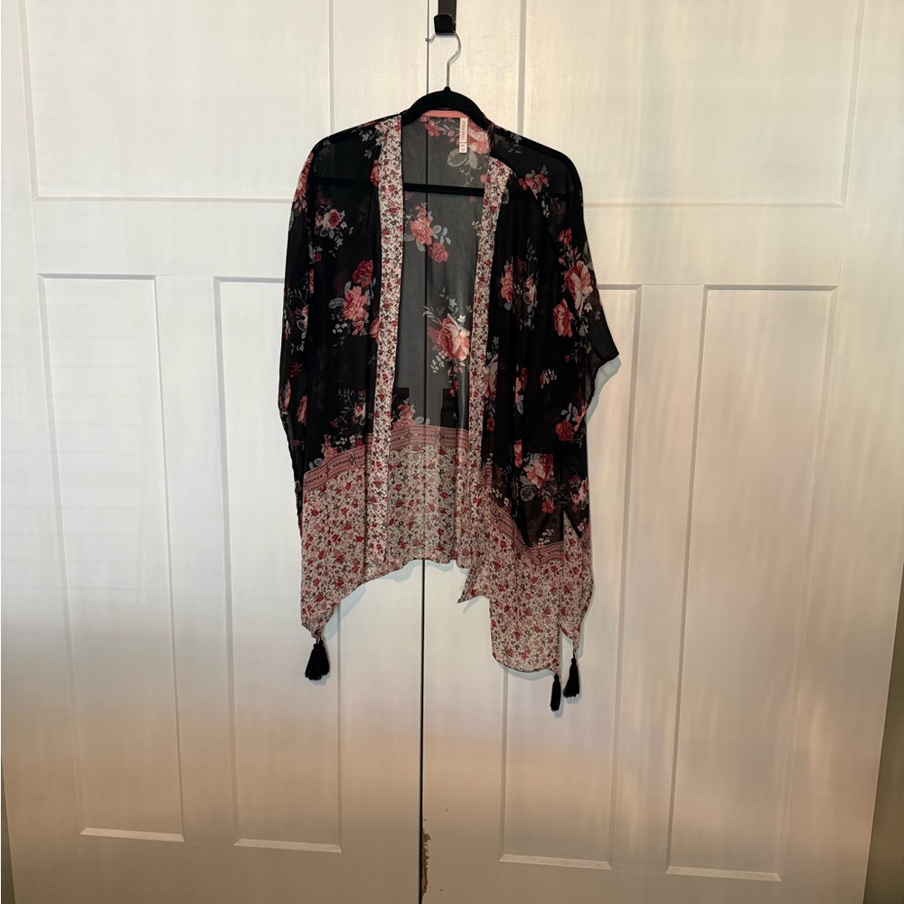 Floral Black and Pink Floral kimono/wrap